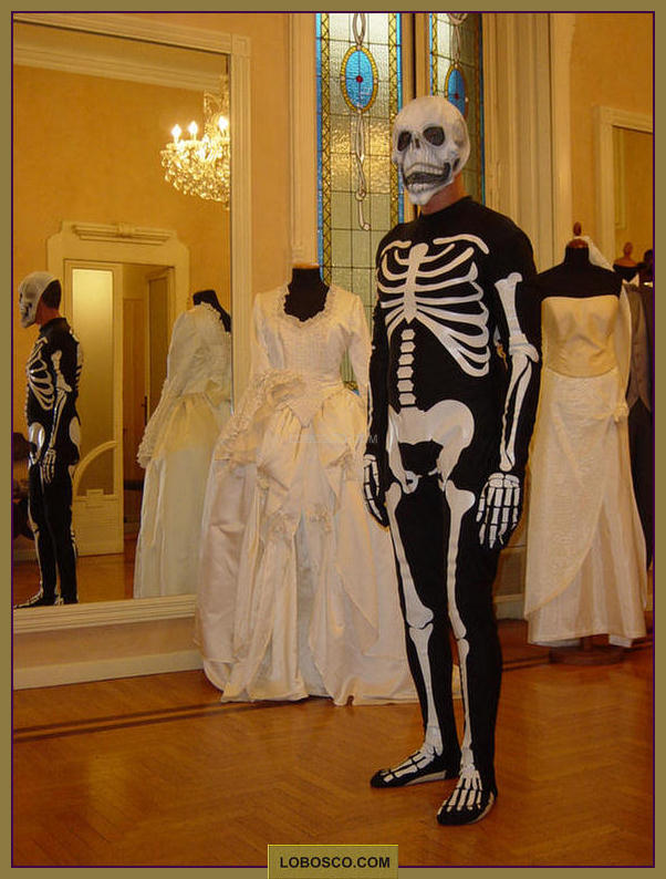 lobosco.com_00004120_halloween_scheletro_skeleton_tuta_nera_black_overalls_costumi_abiti_teatrali_storici_carnevale_spettacolo_costumes_clothing_theatrical_historical_carnival_performance_DSC02346.JPG