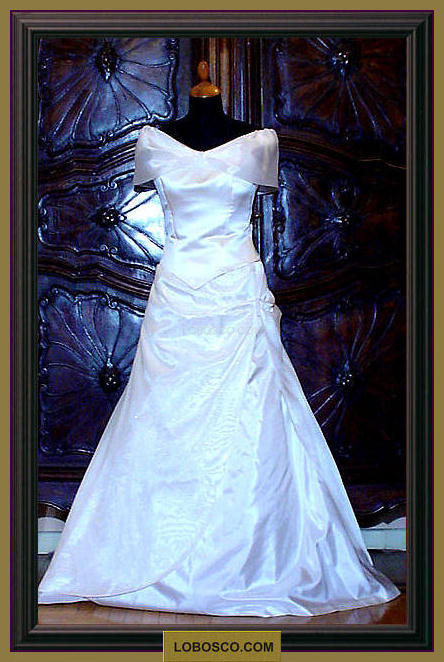 lobosco.com_00004673_abito_debuttante_debuttanti_bianco_costumi_abiti_teatrali_storici_carnevale_spettacolo_costumes_clothing_theatrical_historical_carnival_performance_Debutto5.jpg
