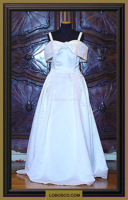lobosco.com_00004676_abito_debuttante_debuttanti_bianco_costumi_abiti_teatrali_storici_carnevale_spettacolo_costumes_clothing_theatrical_historical_carnival_performance_Debutto8.jpg