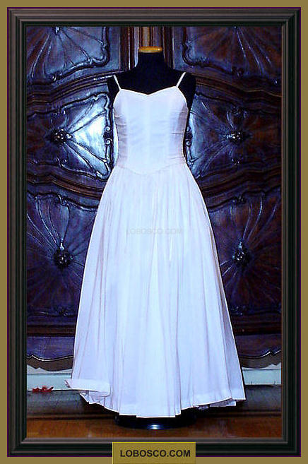 lobosco.com_00004677_abito_debuttante_debuttanti_bianco_costumi_abiti_teatrali_storici_carnevale_spettacolo_costumes_clothing_theatrical_historical_carnival_performance_Debutto9.jpg