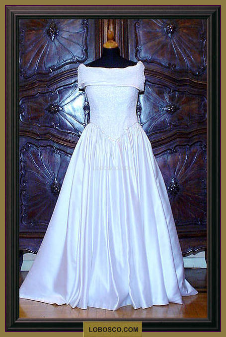 lobosco.com_00004680_abito_debuttante_debuttanti_bianco_costumi_abiti_teatrali_storici_carnevale_spettacolo_costumes_clothing_theatrical_historical_carnival_performance_Debutto12.jpg